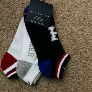 NWT men’s Tommy Hilfiger 3 pairs socks